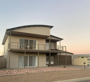 Seaside Serenity Ultimate Golf and Beach Escape